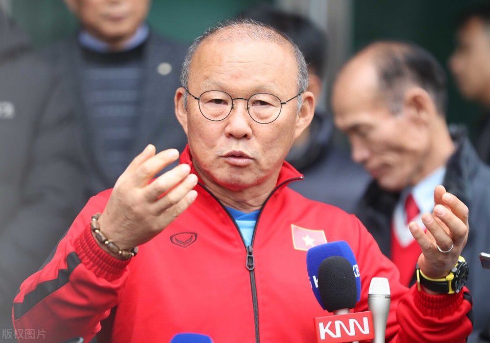 我们永远无法看到漂泊者行囊中的实物;而他们所经历的神话世界，对我们而言，也是遥不可及的。